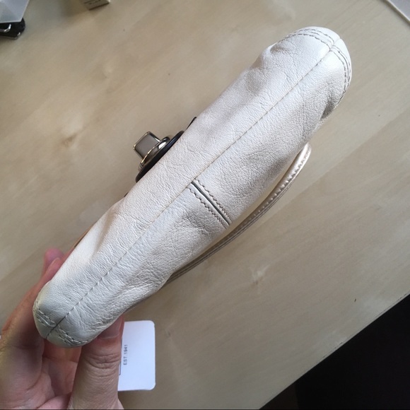 Coach Cream & Gold Leather Clutch Wristlet - Picture 15 of 16